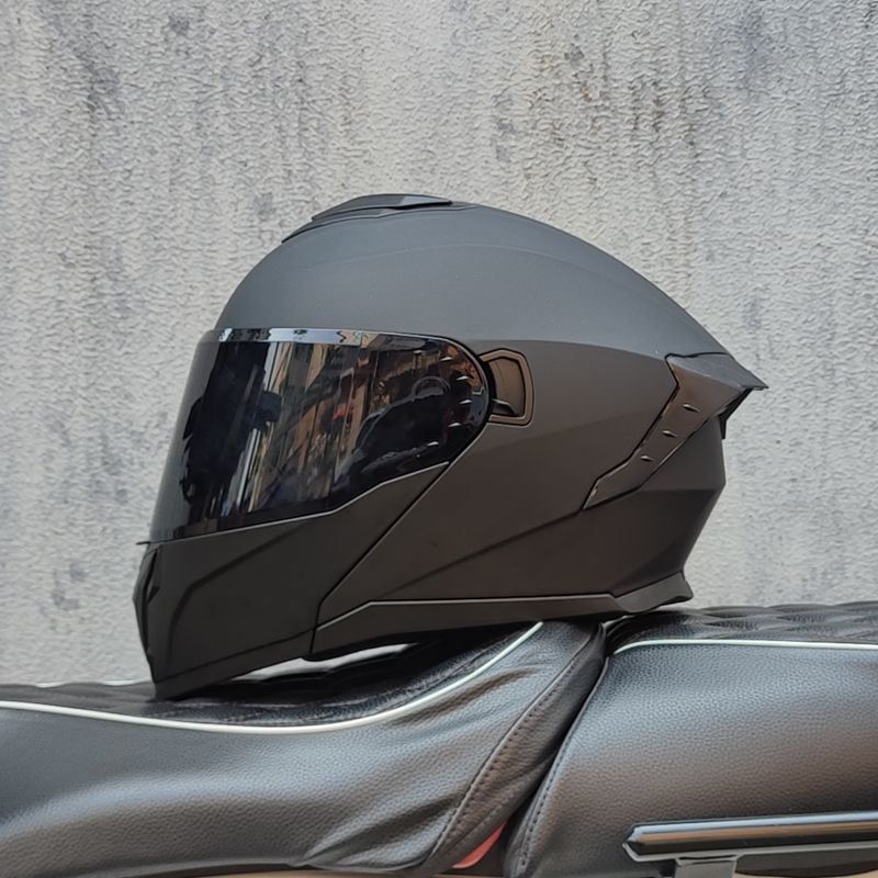 หมวกกันน็อคสำหรับขับมอเตอร์ไซค - Dual Visor Motorcycle Racing Helmet บทวิจารณ์และราคา